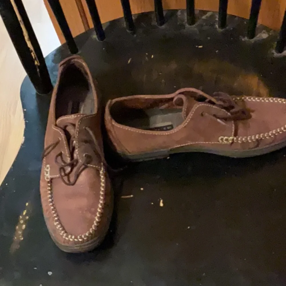 Gently used boys hush puppies leather dress shoes size 7m